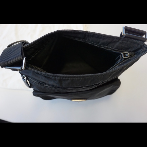 Prada bag! - Picture 3 of 4